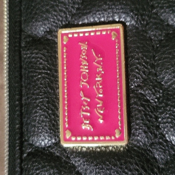 BETSEY JOHNSON Designer Quilted Heart Design‎ Wallet With Fringe Tassel Black - Picture 2 of 6